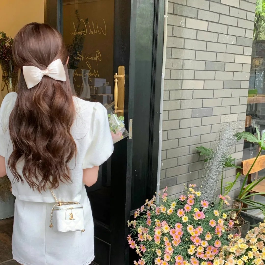 三凤嬉春